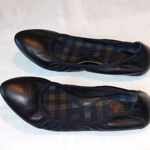 Born Leather Flats .Size 9.5 Black . leather scuff on the Toe .Pictured